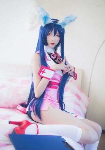 《乳色吐息》第一集免费观看