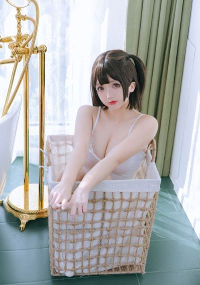 她扒下内裤让我爽了一夜动漫