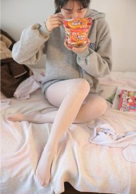 在电影院里挺进h
